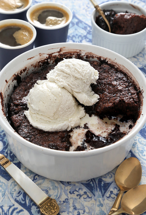sweetoothgirl:  Old Fashioned Chocolate Cobbler