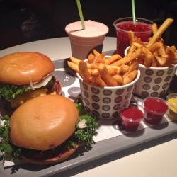CRAVEFOODIE.COM