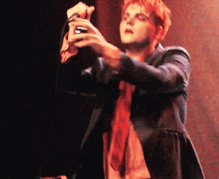 mychemshame:  gerard dancing during the guitar solo in no shows