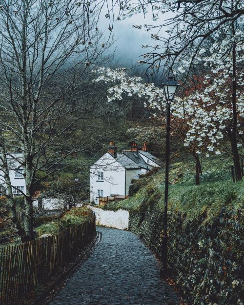 a-delightful-moment:  Clovelly Village, England | Daniel Casson