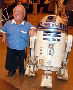 partialarc:  Rest in peace, Kenny Baker. Your contribution to