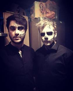 smalldoseofeverything:  Facepaint on point for tris and I last