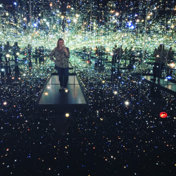 A day at the museum last week 😍    #infinityroom #thebroadmuseum