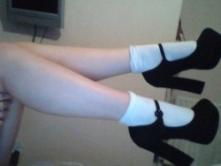 dirtyfoxes:  my favourite shoes ^.^ 