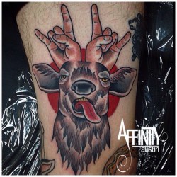 affinityaustin:This neo-traditional deer head, made by @benhaynestattoo,
