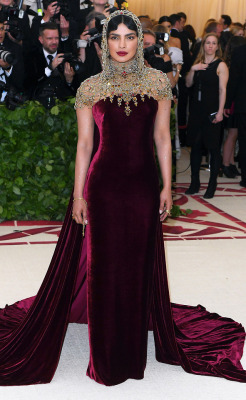 houdinia:priyanka chopra at the met gala 2018