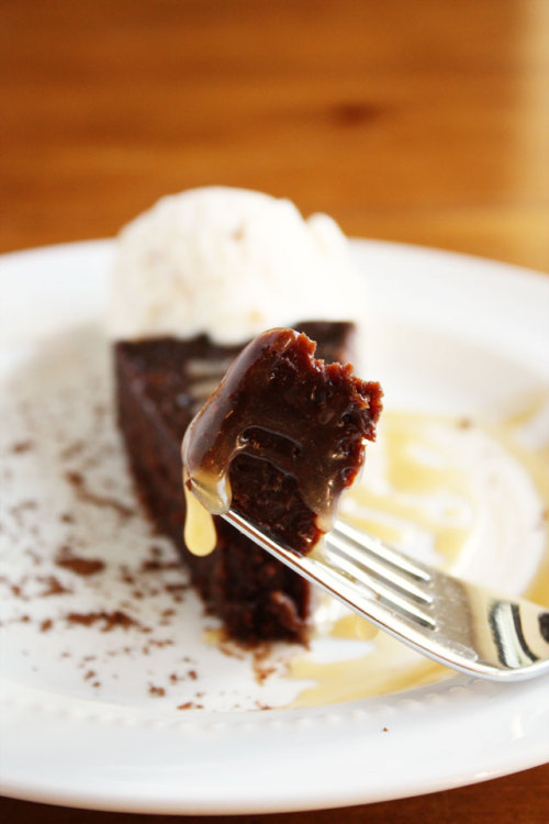 cosmictuesdays:  mybakingobsession:  Flourless Chocolate Cake with Salted Caramel Sauce (Recipe)  Hey, Marty! 