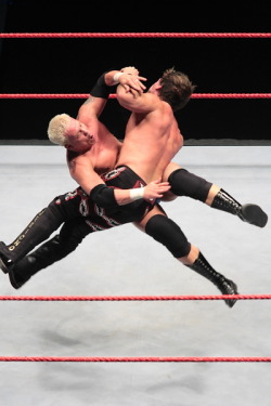 wrestlinghurts:  Jericho & Mr. Kennedy, double crossbody