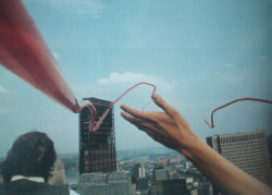grupaok:Otto Piene, Red Helium Sky Line, 1970