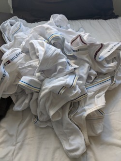 sf-runner:  masculinetightywhities:Laundry day! Or not! (Just