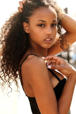 crystal-black-babes:  Hairstyles For Curly Hair Girls: Jessica