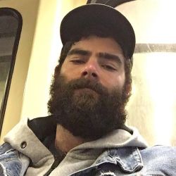 beardburnme:  “#metroselfie #Losangeles” by @tcappelli on