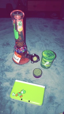 girlwithabong:  My night!! Leave some fun asks!!!
