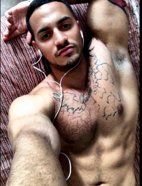 imrockhard4u:  Dominican papi. ðŸ˜http://imrockhard4u.tumblr.com