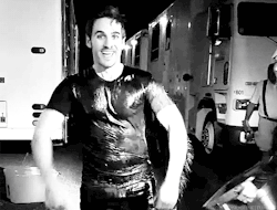 meowdonoghue:  Here’s wet!Colin giving two thumbs up for your