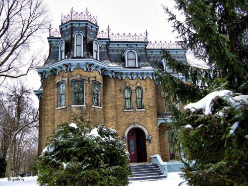 domforsweetpussy:  steampunktendencies:  Snowy Victorian Houses   J this is just cool. Architecture and snow and Christmas.  I love them so much. Thank you, Sir.