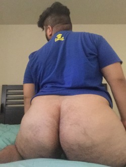 brwnbear550:  Fuzzy peaches