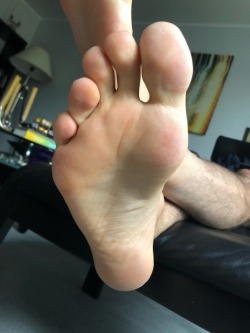 feetman80:       Huge German feet  