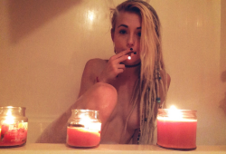 blazed-vibes:  Blunts and bubble baths are the best 💗 