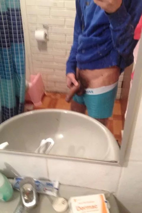 flaitecalienteee-blog:  Aviso de utilidad publica xd este chico de maipu anda pegandole el wiri  a todos xd