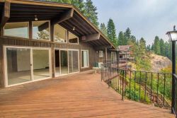 househunting:   連,900/5 brHayden Lake, ID