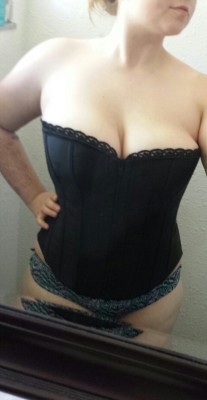 jennihthings:  Dressed for my varybigdaddy, so he spanked me