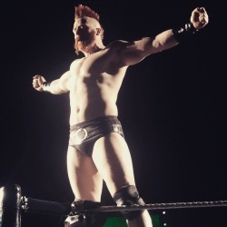 omgsheamus:  A little bulge from a live event :p