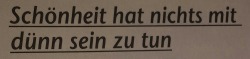 inhaftiert:  v-verloren:  Mein Bio Buch weiß Bescheid.  DAUMEN