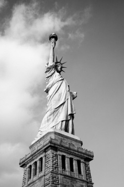 newyorkcityfeelings:  Lady Liberty By Anthony DELANOIX