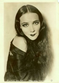  Portrait de l’actrice Dolores del Rio 