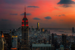 newyorkcityfeelings:  empire sunset by alex-teuscher