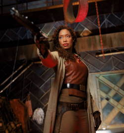 superheroesincolor:    Zoë Washburne  (Gina Torres)  //  Firefly