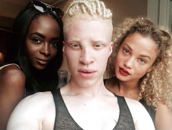 mulattoesonly:  This is the best picture on the internet <3