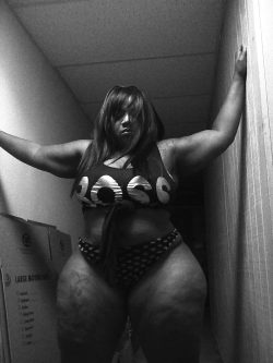 gurillaboythamane:  bbw-perfection-and-beauty:  OMG, she my be