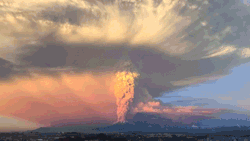 mqltv:  ALERTA: Volcán Calbuco entró en erupción, todos los