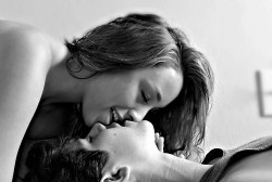 crazykissing:  sex / love / romance / advice blog