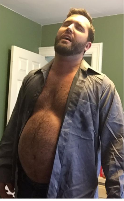 fatmanbegins:love a big gut sticking out of an open shirt 