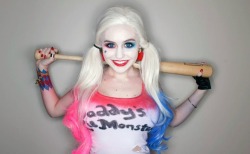 sexy-cosplay-scroll:  Supermaryface as Harley Quinn 