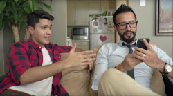 wickedgayblog:  Dad Takes Over His Gay Son’s Tinder in New
