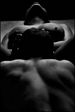 le-plaisir-du-sexe:  http://le-plaisir-du-sexe.tumblr.com/