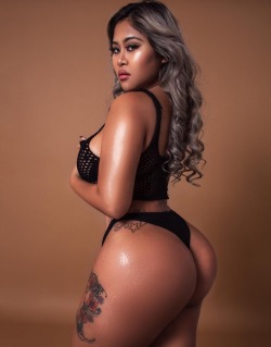 thickasiangirls:  IG ms_lopez_