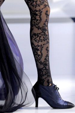 couture-constellation:  Chanel Haute Couture Fall 2009 | Details