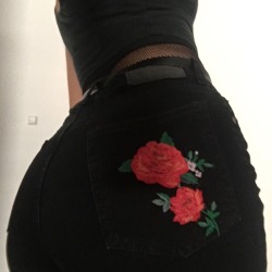 yung-mjm:In love with my new pants🌹