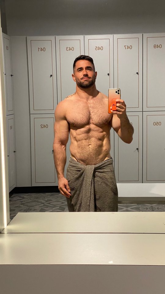 jocksmusclesweat: