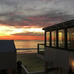 gnumblr: @driftwoodkitchn sunset pt.3 #lagunabeach #nofilter