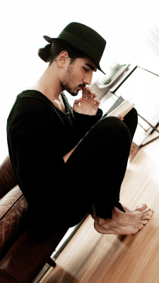 fabulouswillycartier:  Solitude — Willy Cartier | vid. Solmaz