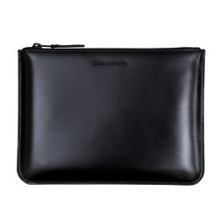 clubdoux:  pho-london:  COMME DES GARCONS POUCH  need 