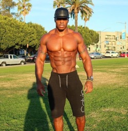 charlibal:  Masculine Melanin MusclesSmash or Pass ???