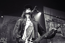 mitch-luckers-dimples:  Pierce The Veil - Paris, Le Bataclan