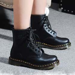 tbdresslove:  Black british style boots==> here Selected Items